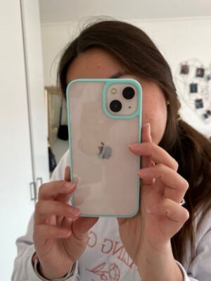Carcasa iPhone 13 – Transparente Bordes Celeste